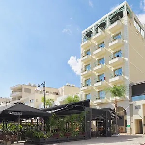 Leonardo Boutique מלון