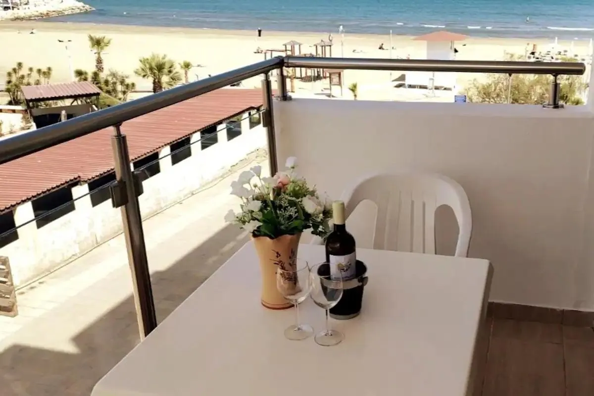 Beach Apartment Mackenzie, Larnaca Cipru
